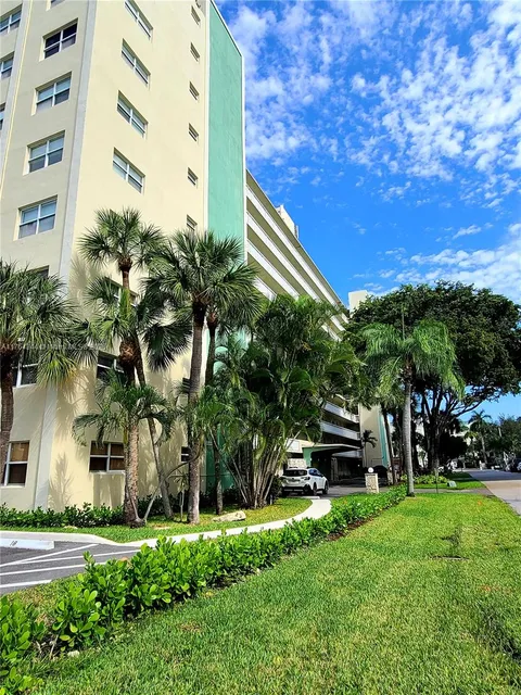 2555 NE 11th St Unit 706, Fort Lauderdale, FL MLS: A11764344