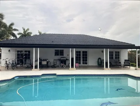 19653 SW 133rd Ct, Miami, FL MLS: A11786240