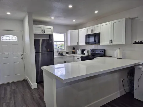 6850 W 16th Dr Unit 320, Hialeah, FL MLS: A11799253