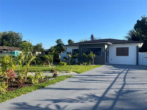 986 NW 10th St, Hallandale Beach, FL 33009 - MLS#: A11750649
