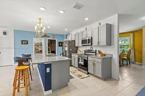 8865 100th Ct, Vero Beach, FL MLS: A11767298
