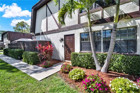 130 Weybridge Cir Unit C, Royal Palm Beach, FL MLS: A11783025