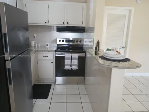 1433 SW 24th Ct Unit 2, Fort Lauderdale, FL MLS: A11764410