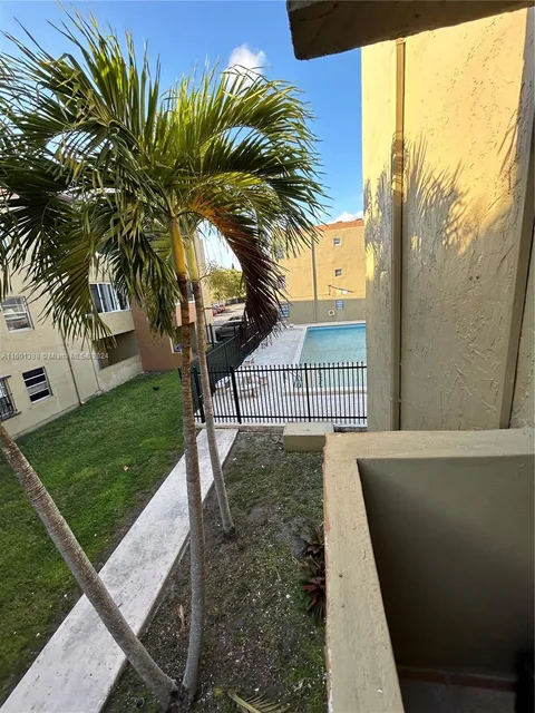 6070 W 18th Ave Unit 202, Hialeah, FL MLS: A11601388