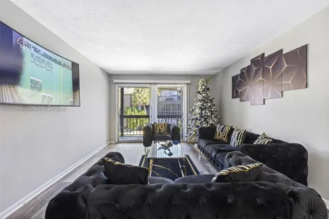 6310 Newtown Cir Unit B3, Tampa, FL MLS: A11723669