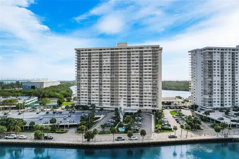 300 Bayview Dr Unit 812, Sunny Isles Beach, FL MLS: A11803047