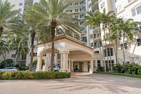 20000 E Country Club Dr Unit 206, Aventura, FL 33180 - MLS#: A11723629