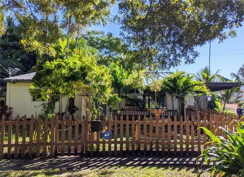 3030 Grant St, Hollywood, FL MLS: A11766857