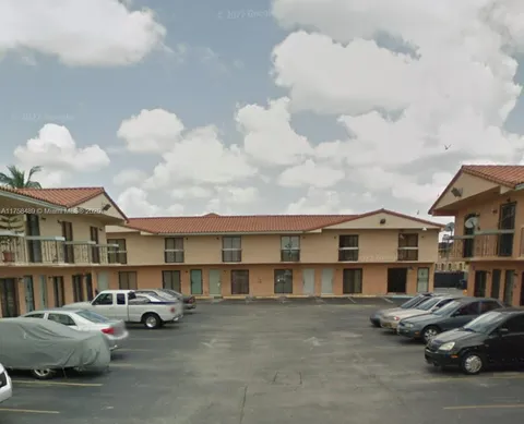 7993 NW 7th St Unit E4, Miami, FL MLS: A11758489