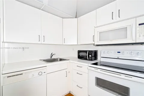 17570 Atlantic Blvd Unit 215, Sunny Isles Beach, FL 33160 - MLS#: A11755665