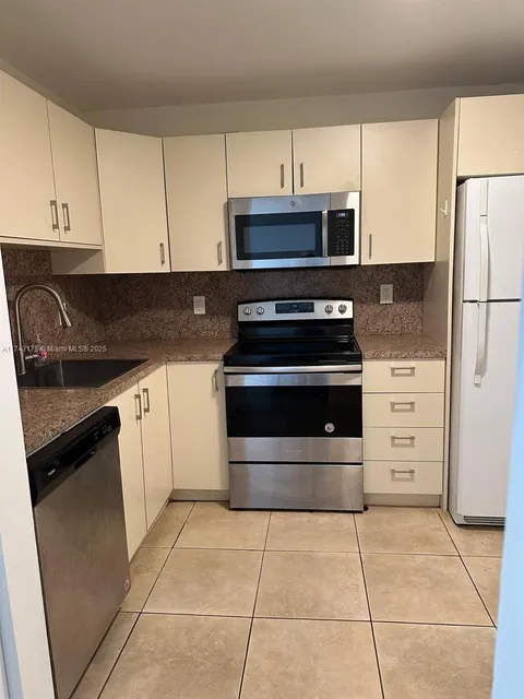 1830 Dixieanna St Unit 606, Hollywood, FL 33020 - MLS#: A11743175