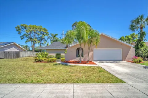 230 S Parkwood Dr S, Royal Palm Beach, FL 33411 - MLS#: A11785516