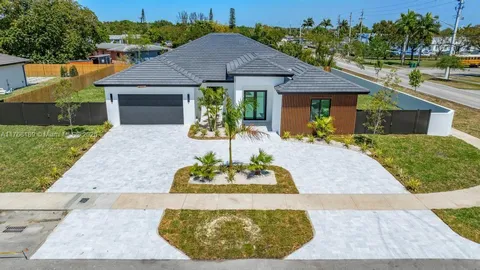 12715 SW 193rd Ter, Miami, FL MLS: A11768189