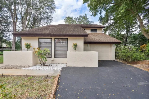 4051 SW 84th Ter, Davie, FL MLS: A11733054