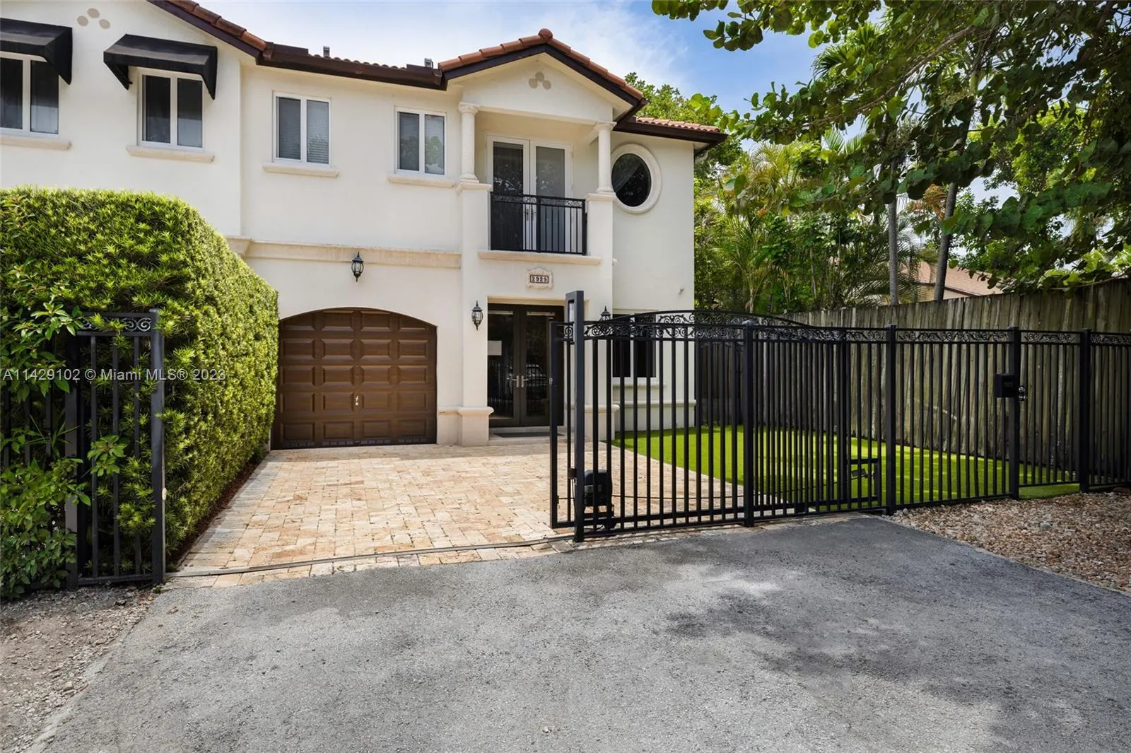 2929 Louise St Unit 2929  