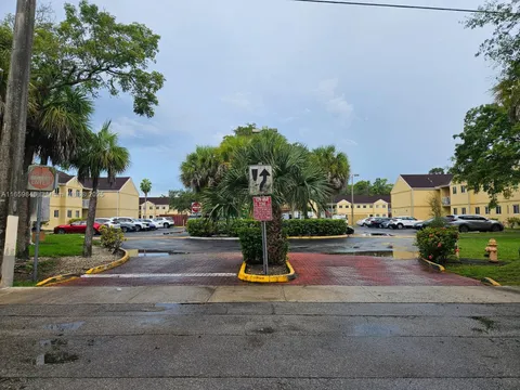 13820 SW 112th St Unit 203, Miami, FL 33186 - MLS#: A11659846
