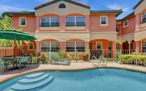 801 NE 1st St Unit 2, Fort Lauderdale, FL 33301 - MLS#: A11695876