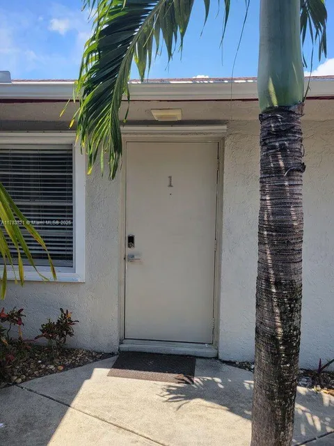 740 SW 2nd St Unit 1-4, Fort Lauderdale, FL MLS: A11783821