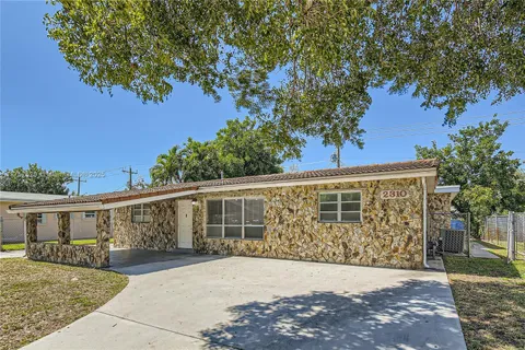 2310 N 65th Way, Hollywood, FL MLS: A11757520