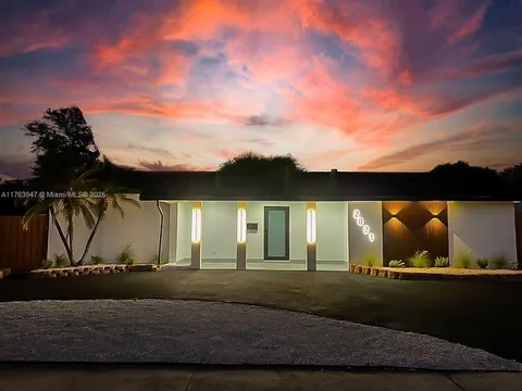 2021 N 48th Ave, Hollywood, FL 33021 - MLS#: A11763947