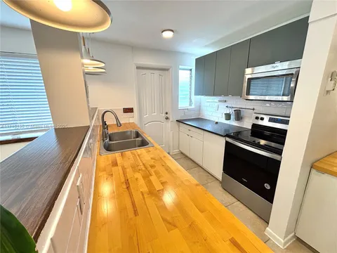 944 Meridian Ave Unit 11, Miami Beach, FL 33139 - MLS#: A11715155
