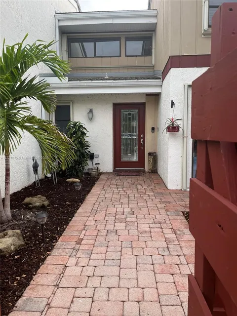 3092 Bermwood Ln Unit 238, Hollywood, FL MLS: A11771075