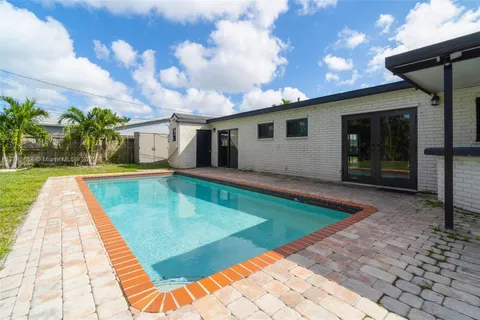 6961 Scott St, Hollywood, FL MLS: A11785614