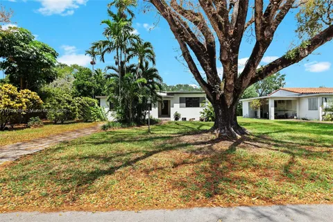 621 Oriole Ave, Miami Springs, FL MLS: A11790584