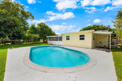 2244 SW 47th Ave, Fort Lauderdale, FL 33317 - MLS#: A11780567
