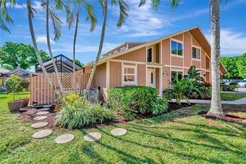 141 Maplecrest Cir, Jupiter, FL MLS: A11766928