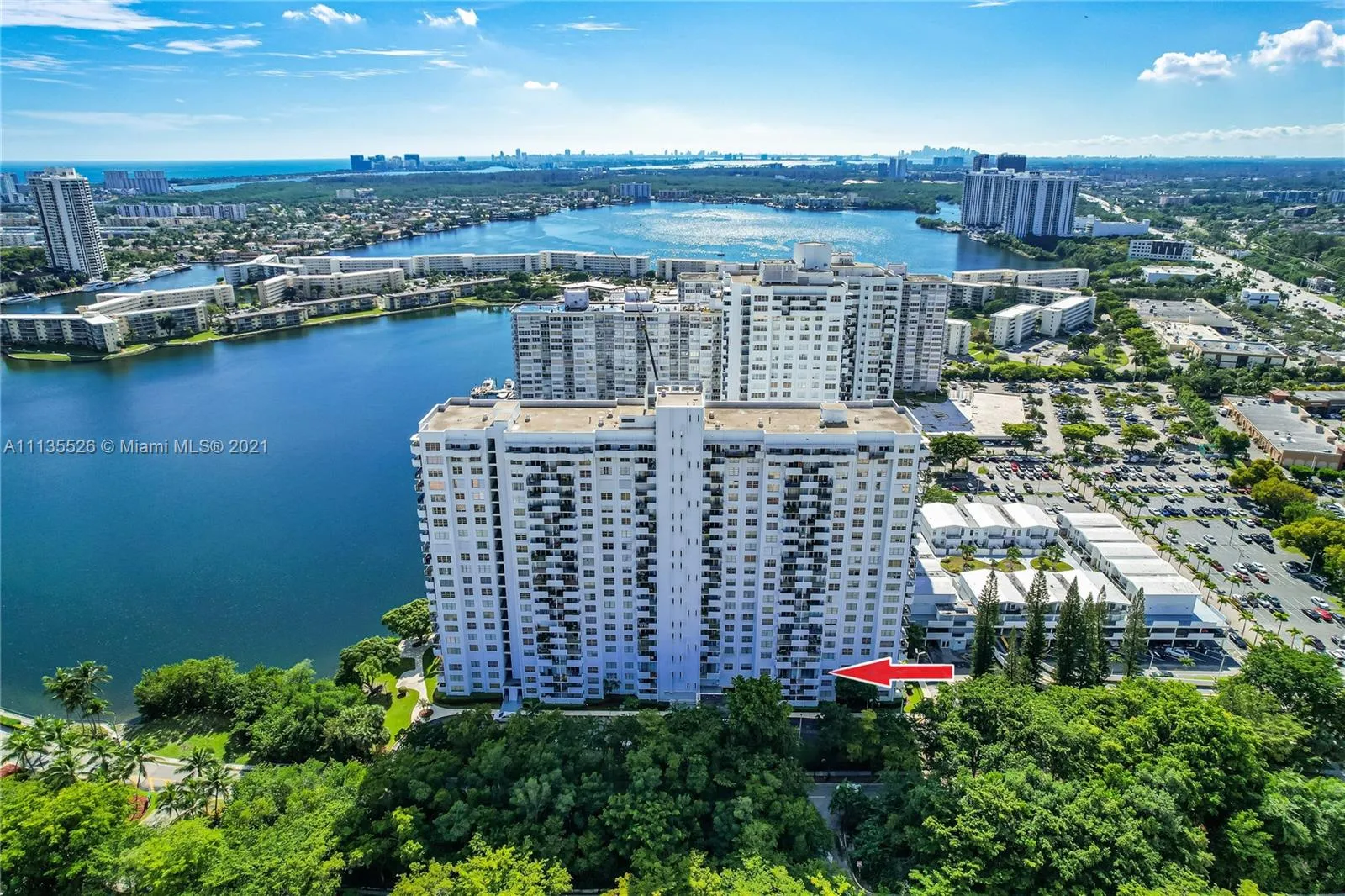 2780 NE 183rd St Unit 303  