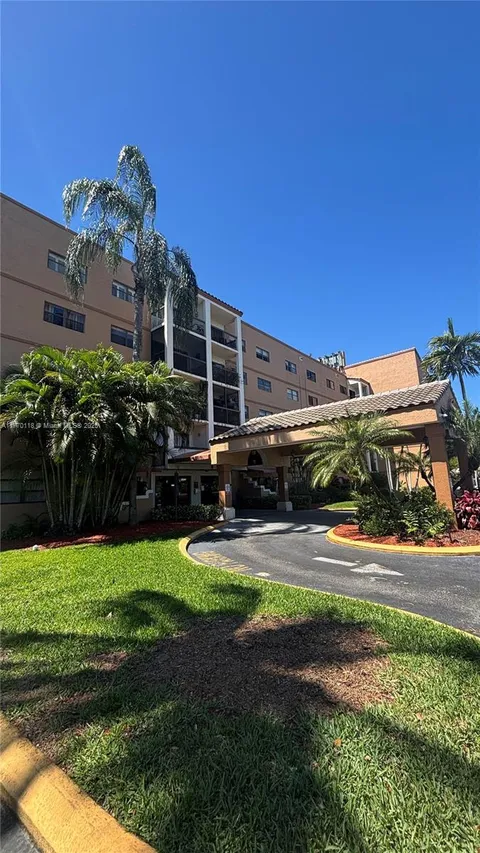 701 NW 19th St Unit 300, Fort Lauderdale, FL MLS: A11770118