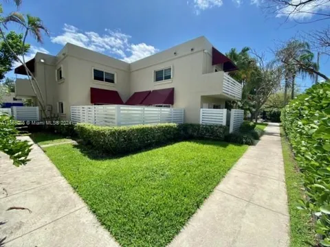 567 NW 98th Ave Unit 567, Plantation, FL MLS: A11563085