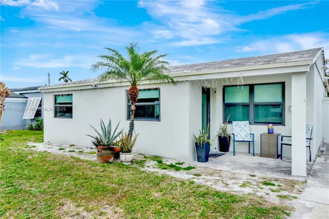 1645 NE 181st St, North Miami Beach, FL 33162 - MLS#: A11716395