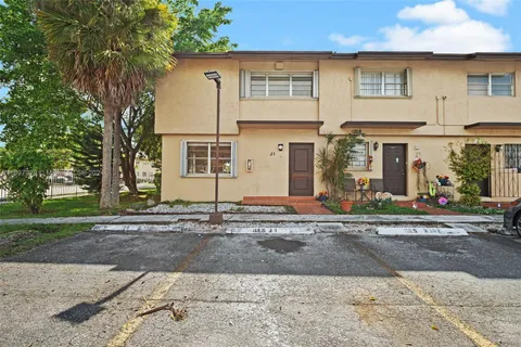 130 SW 108th Ave Unit J1, Sweetwater, FL MLS: A11697929