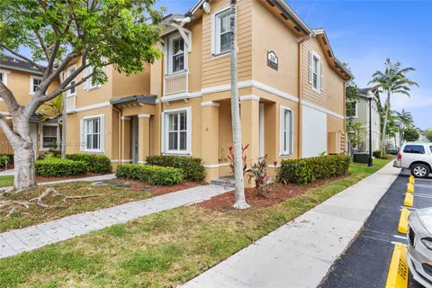 230 SE 29th Ave Unit 12, Homestead, FL 33033 - MLS#: A11599441