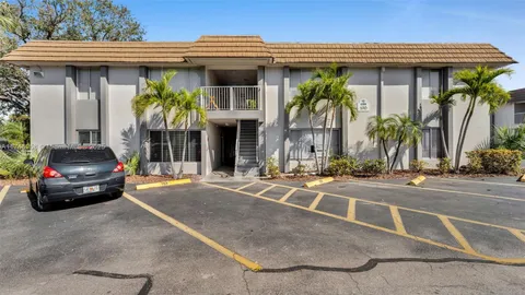 1830 Maravilla Ave Unit 103, Fort Myers, FL MLS: A11746058