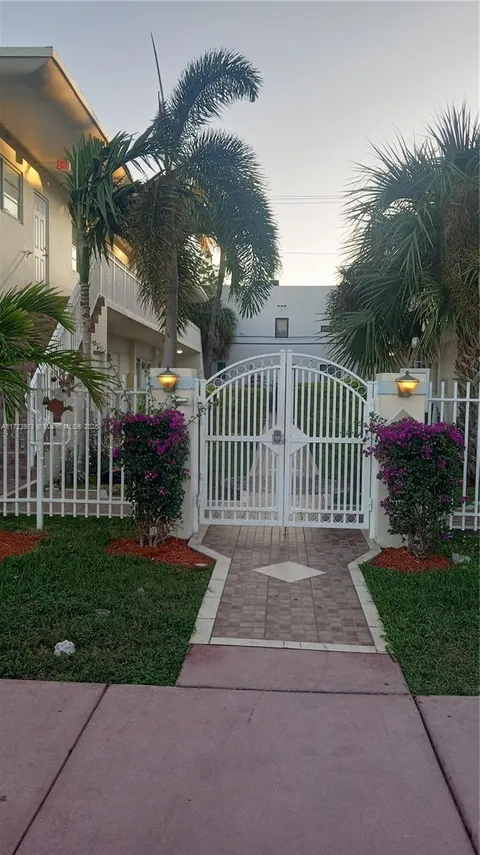 1950 Biarritz Dr Unit 1, Miami Beach, FL 33141 - MLS#: A11723971