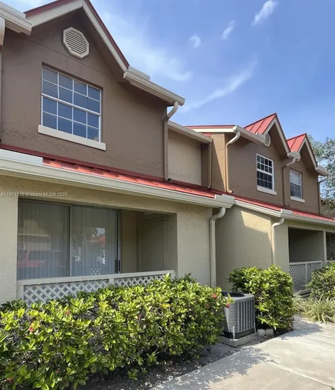 18352 NW 68th Ave Unit F, Hialeah, FL MLS: A11801216