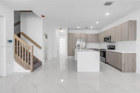 22451 SW 125 Ave Unit B, Miami, FL MLS: A11771748