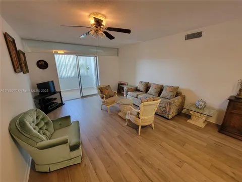 230 NE 26th Ave Unit 2040, Boynton Beach, FL MLS: A11785960