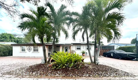660 W 70th Pl, Hialeah, FL MLS: A11782864