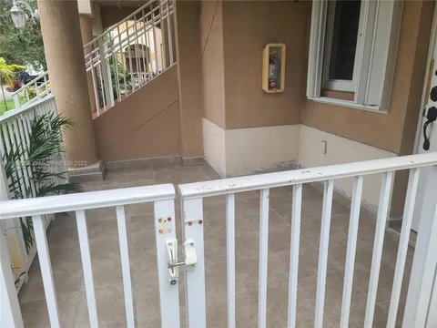300 E 4 St Unit 103, Hialeah, FL MLS: A11692966