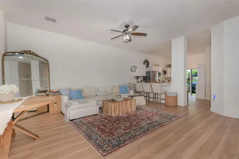 1966 SE 23rd Ter, Homestead, FL MLS: A11791056