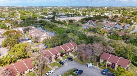 613 NW 47th St, Deerfield Beach, FL MLS: A11736768