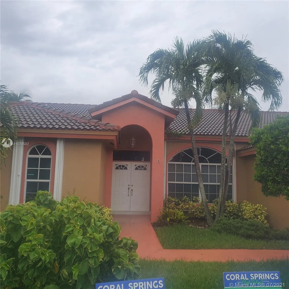 7537 Royal Palm Blvd