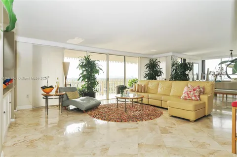 3 Grove Isle Dr Unit C1110, Miami, FL 33133 - MLS#: A11649057