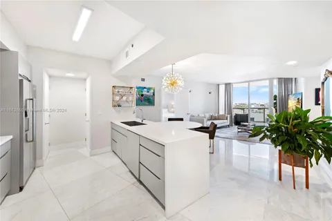 400 Alton Rd Unit 1405, Miami Beach, FL 33139 - MLS#: A11642150