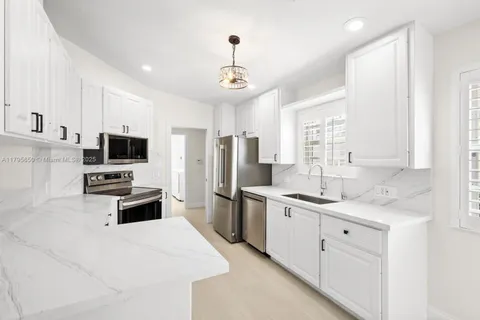8467 SE Retreat Dr, Hobe Sound, FL MLS: A11795650