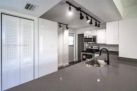 250 NW 67th St Unit 322, Boca Raton, FL MLS: A11802528